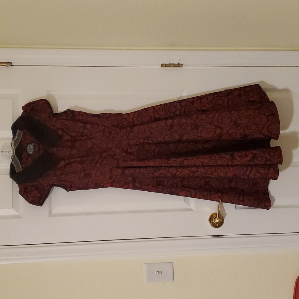 Hearts & Roses Red Floral Dress Size US 4